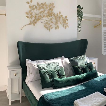 Modern Town Centre Flat - Free Shared Parking, King Size Bed, 5 Minutes Walk To Beach Bournemouth Exteriör bild