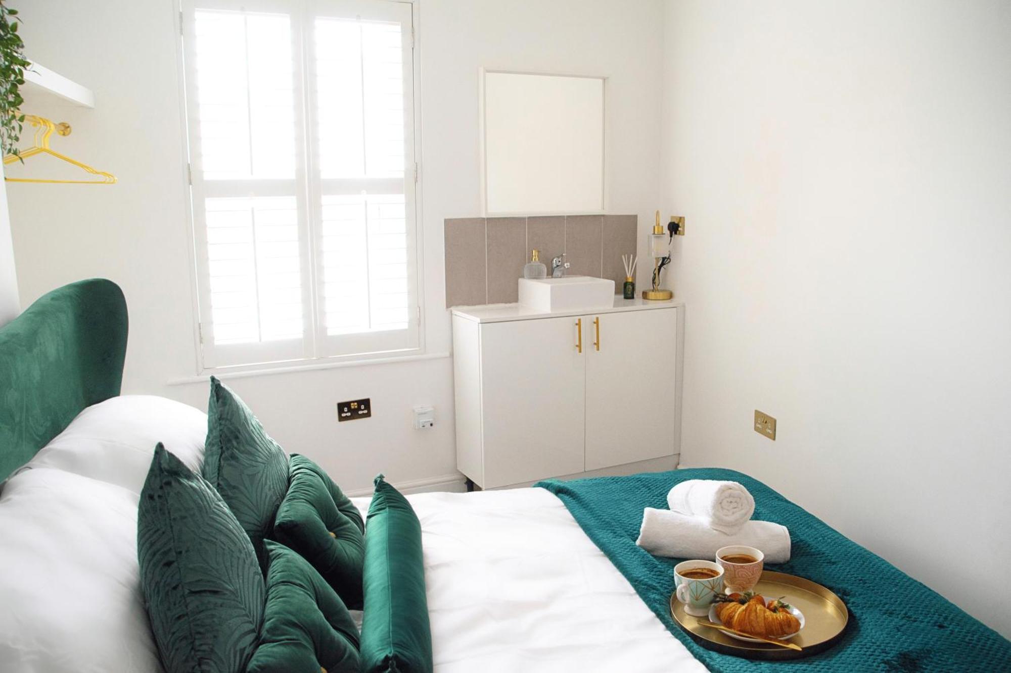 Modern Town Centre Flat - Free Shared Parking, King Size Bed, 5 Minutes Walk To Beach Bournemouth Exteriör bild
