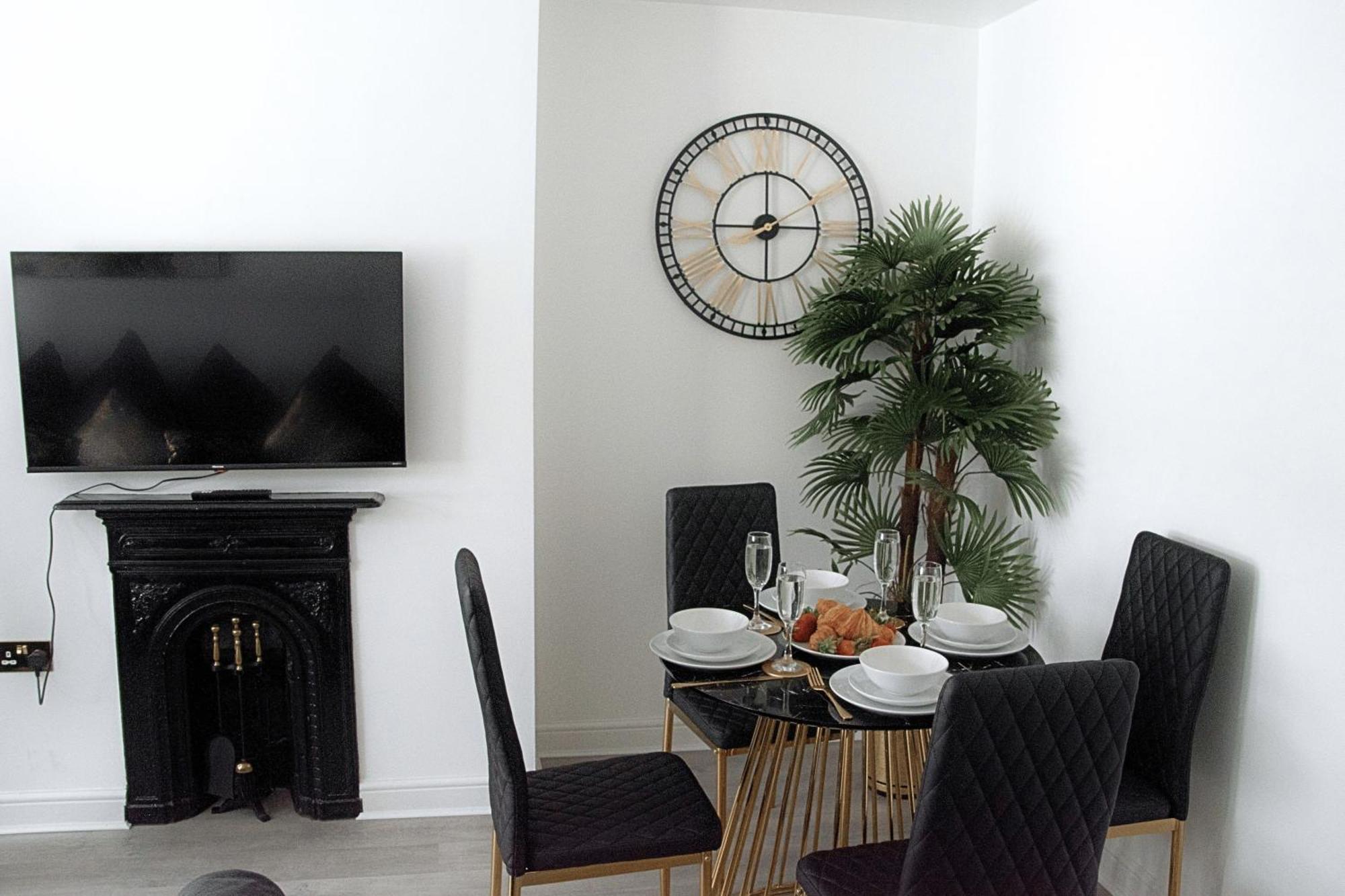 Modern Town Centre Flat - Free Shared Parking, King Size Bed, 5 Minutes Walk To Beach Bournemouth Exteriör bild