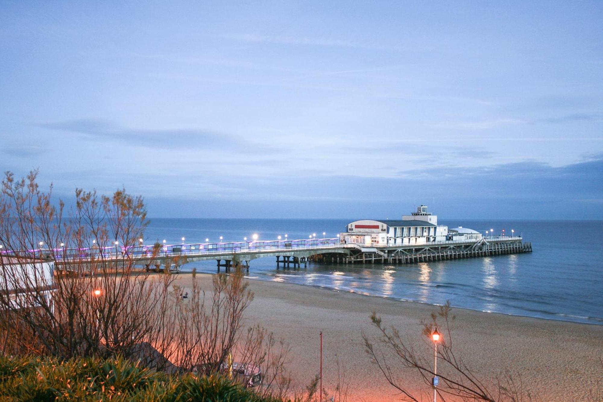 Modern Town Centre Flat - Free Shared Parking, King Size Bed, 5 Minutes Walk To Beach Bournemouth Exteriör bild
