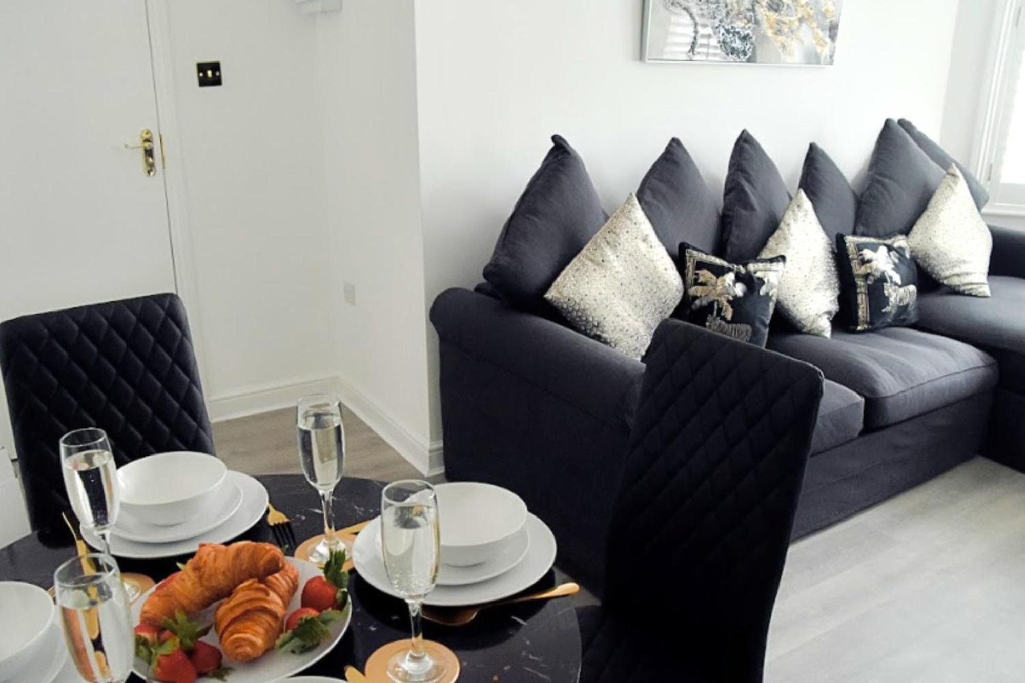 Modern Town Centre Flat - Free Shared Parking, King Size Bed, 5 Minutes Walk To Beach Bournemouth Exteriör bild